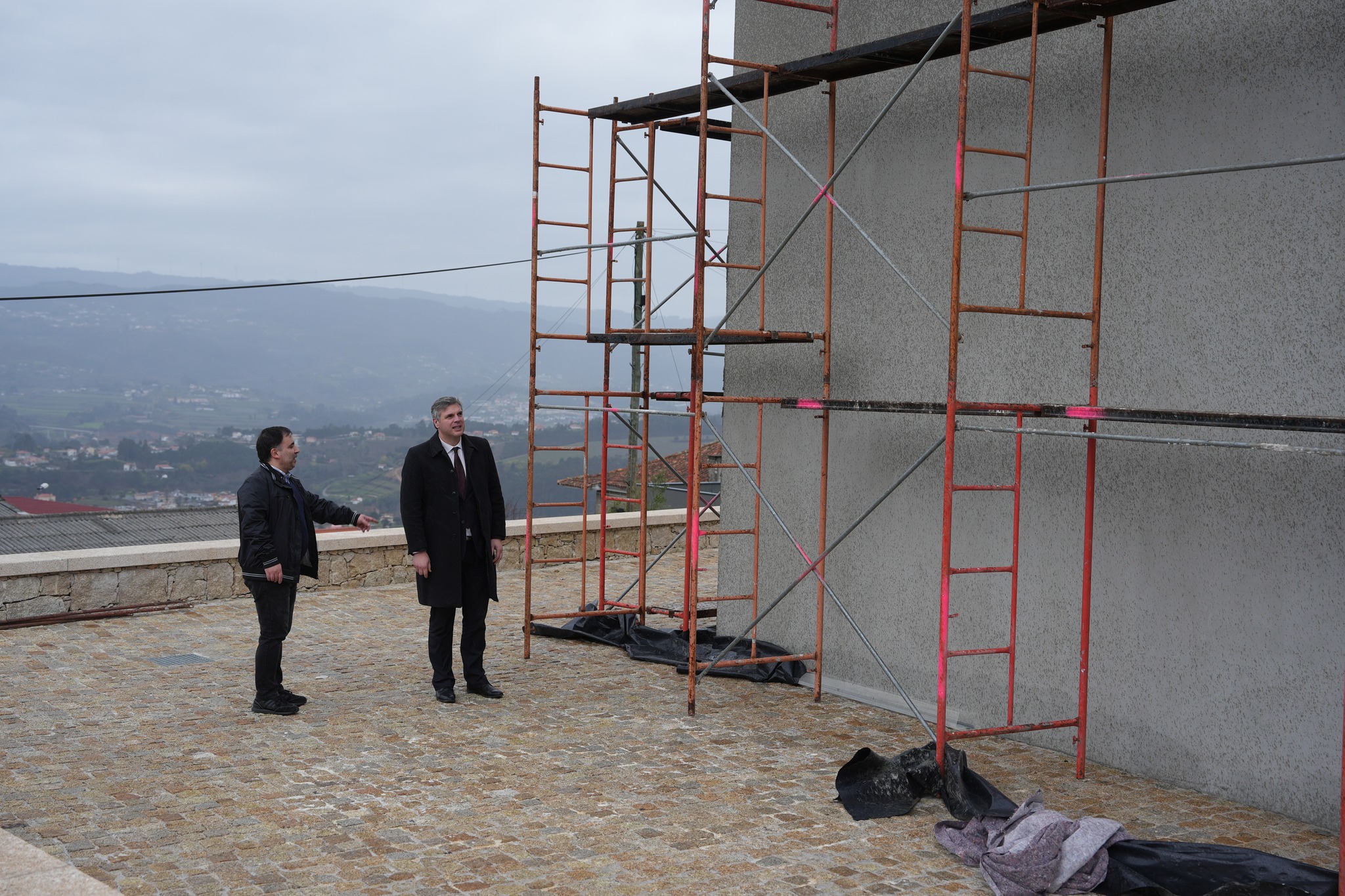 Visita à obra de regeneração externa da Capela da Serra