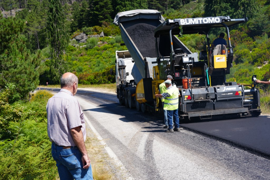 Encontra-se a decorrer a Beneficiação da Estrada da Anta até ao limite do concelho com Vila Real