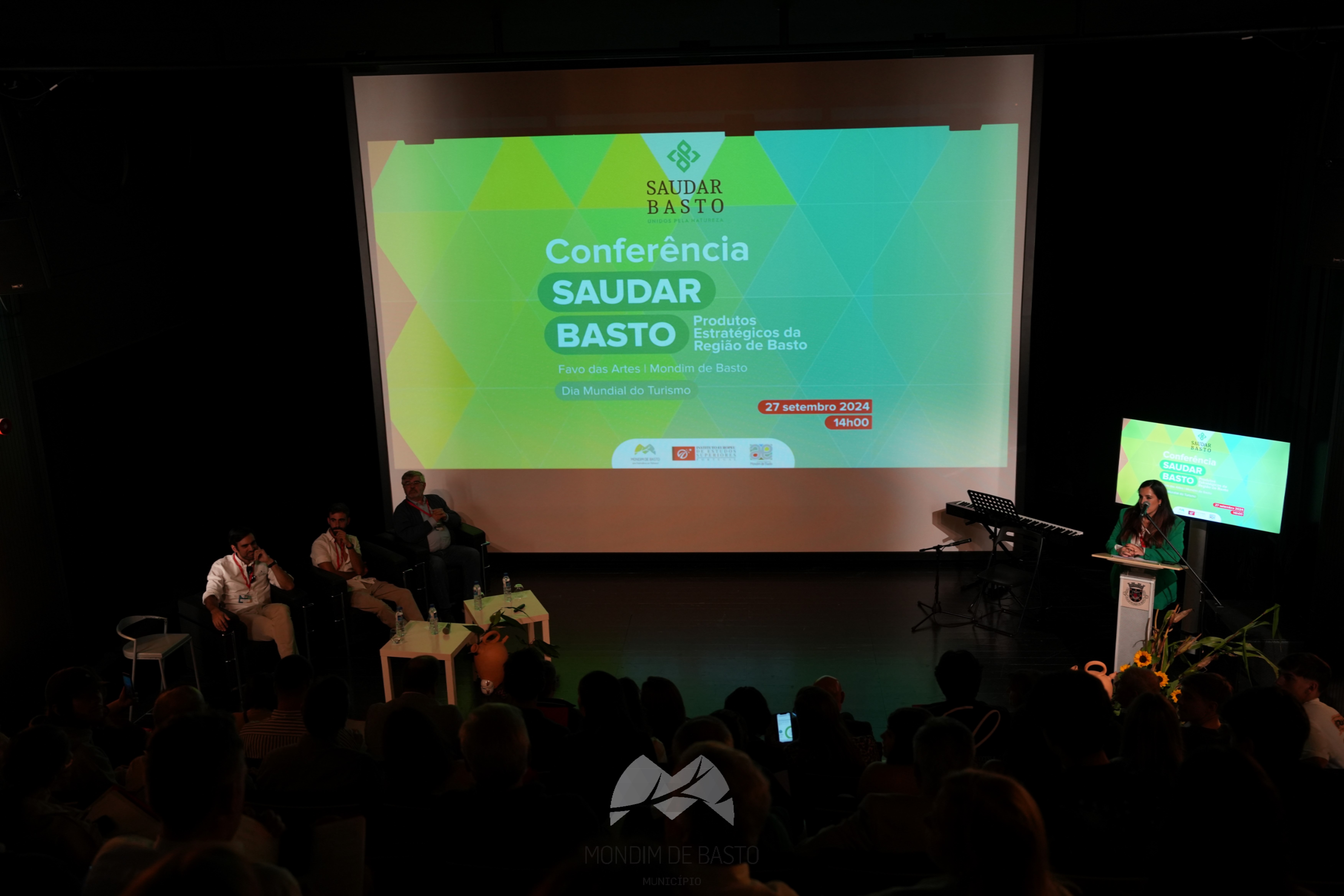Conferência &quot;Saudar Basto&quot; encheu auditório do Favo das Artes
